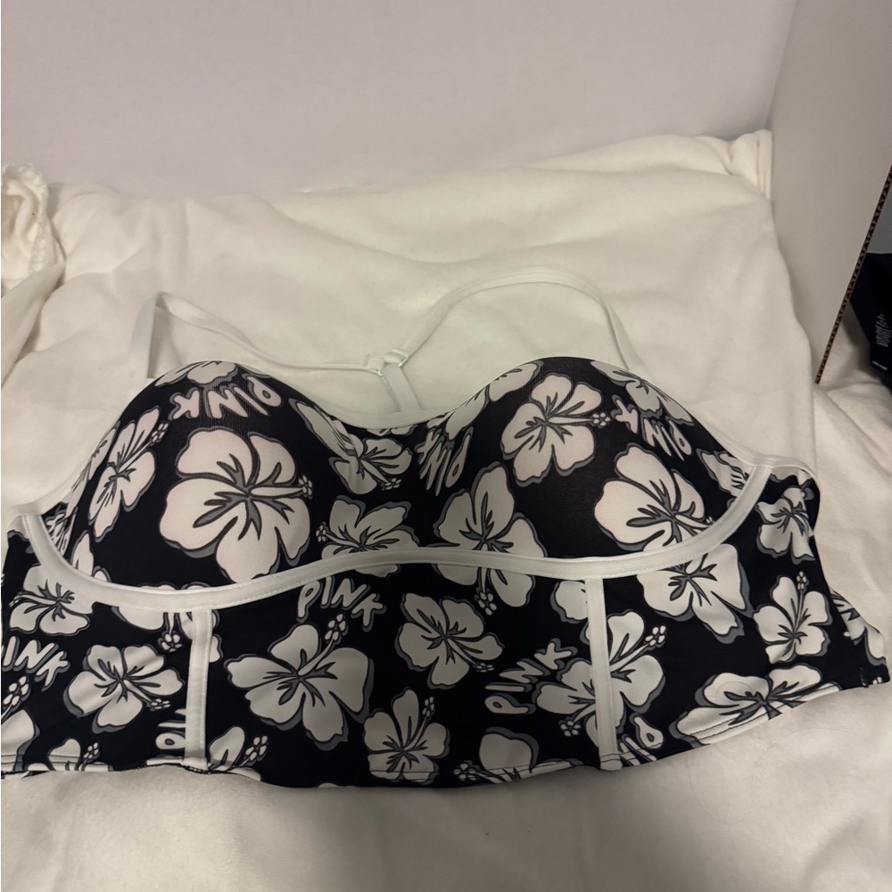 Black and White Floral Sports Bra p2